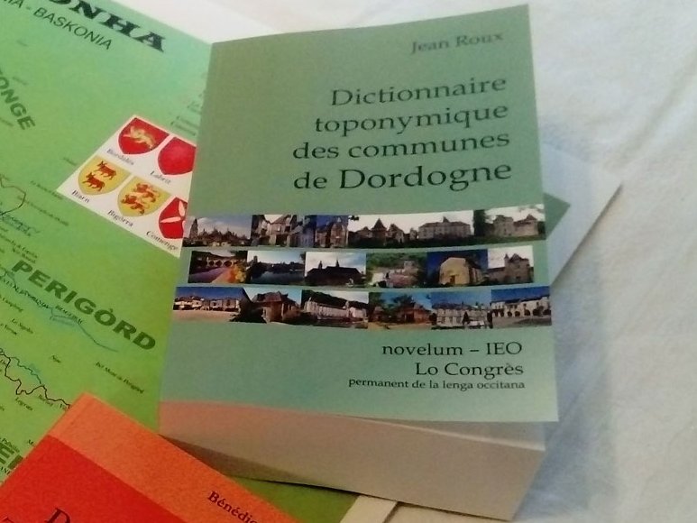 Lo maine occidentau de l’Occitània lingüistica (Gasconha e regions vesinas) qu’an adara un bèra garba de diccionaris toponimics