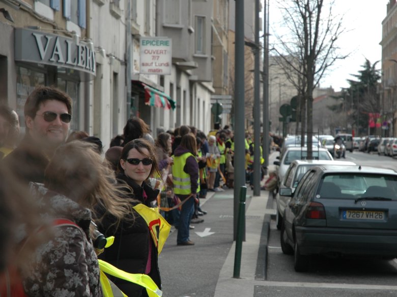 Cadena umana de Lion a Avinhon contra l'energia nucleara l'11 de març a Valença