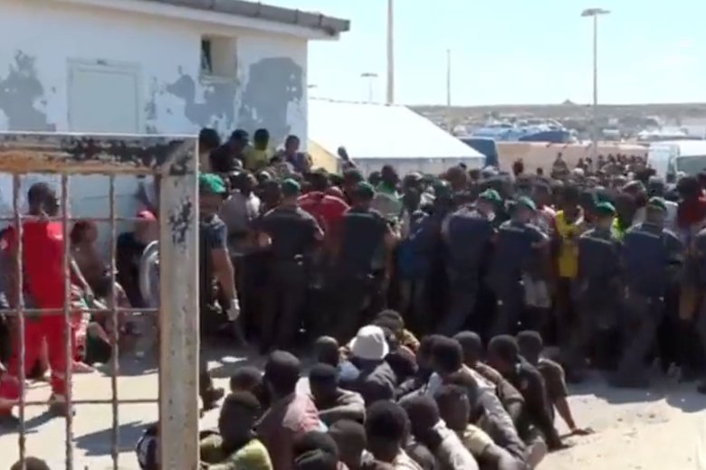 6000 migrants son arribats a Lampedusa la sola jornada del 13 de setembre