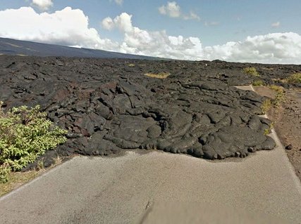 Estrada cobèrta per la lava al Kaimu-Chain d’Hawaii