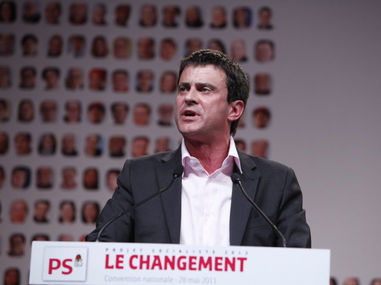 Manuel Valls a justificat aquela deportacion, e mai s’a dobèrt una enquèsta sus “las condicions” de la detencion