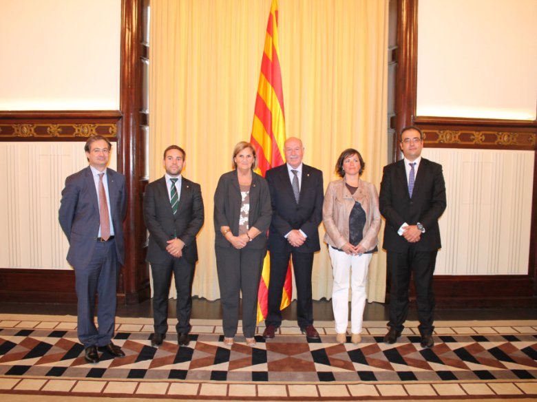 Era presidenta deth Parlament de Catalonha, Núria de Gispert, qu'arrecebèc ath Sindic d'Aran Carlos Barrera, ath deputat aranés Àlex Mòga e a representants deth Govèrn d'Aran