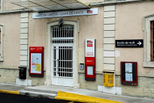 Estacion de trens de Limós (Rasés) - Senhalizacion en occitan