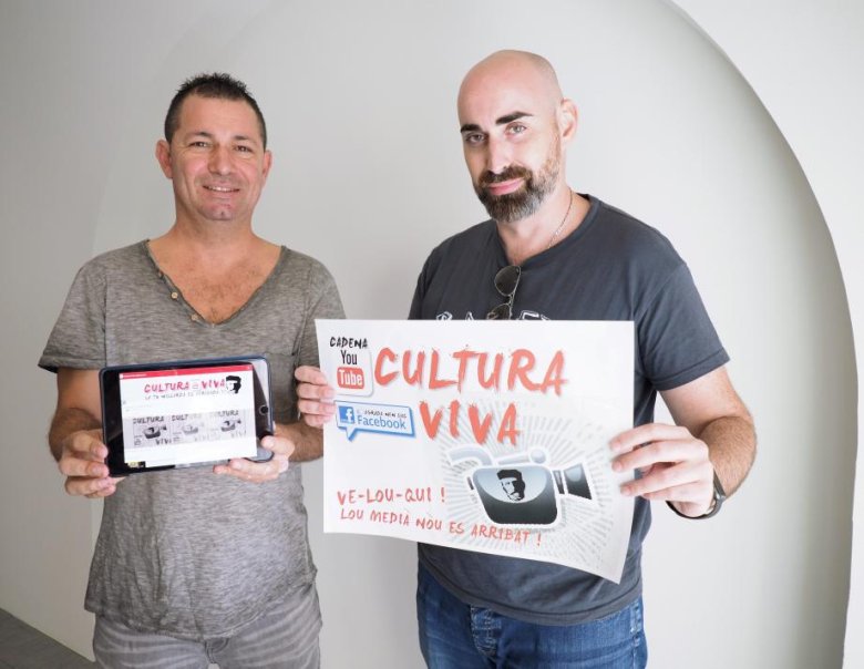 Patrici Arnaudo (esquèrra) e David Assas (drecha) se mainan del projècte de web mèdia Cultura viva TV