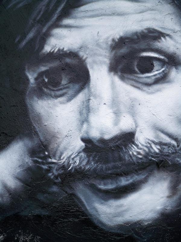 Quau seré la posicion de Jean Ferrat cap au combat que mian uas feministas —o proclamadas atau— contra la lenga francesa mascle, eth que cantava, seishanta ans a —en 1963— La femna qu’es l’avenidor de l’Òme?