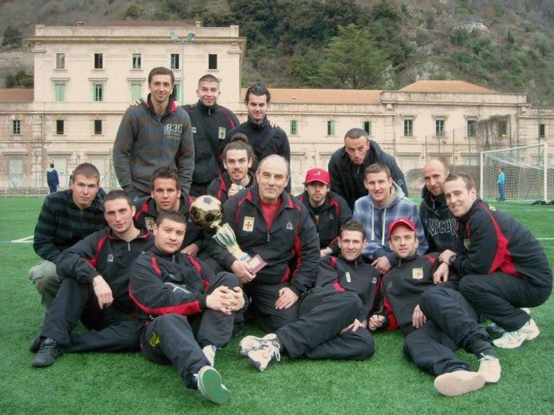 Rescontre galambièra de l’equipa occitana que ganhèt 5 a 1 contra l'equipa de Mónegue