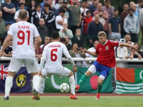 Partida de la seleccion de Transcarpàcia contra lo Chipre del Nòrd