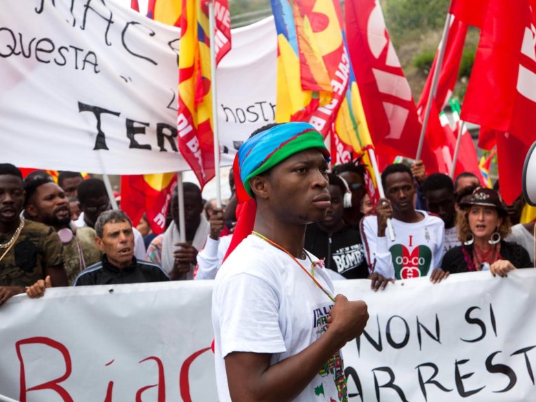 Manifestacion a Riace en solidaritat amb lo cònsol màger, Domenico Lucano  