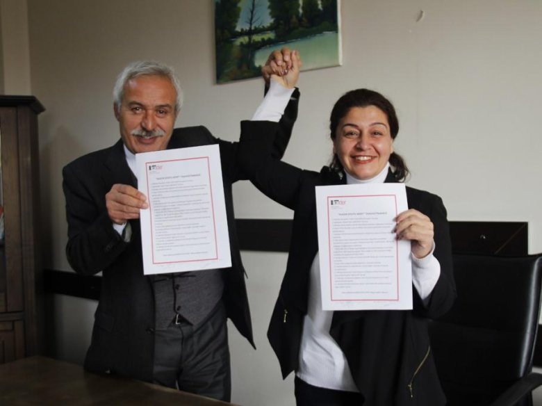 Selçuk Mızraklı e Hülya Alökmen Uyanık an ganhat las eleccions municipalas a Amed
