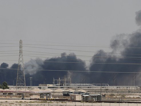 La darrièra ataca que la patiguèt un sit petrolièr de l’Arabia Saudita a fach aumentar la paur que la guèrra contra Iemèn s’estenda endacòm mai
