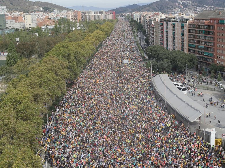 Las nomenadas Caminadas per la Libertat partiguèron dimècres de Girona, Vic, Berga, Tàrrega e Tarragona e s’amassèron totas ièr divendres a Barcelona a l'ocasion de la cauma generala