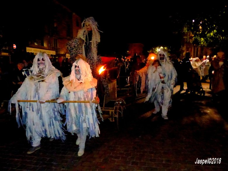 A Pesenàs (Besierés) se festeja Martror amb un espectacle ritual fach pel collectiu Temporadas