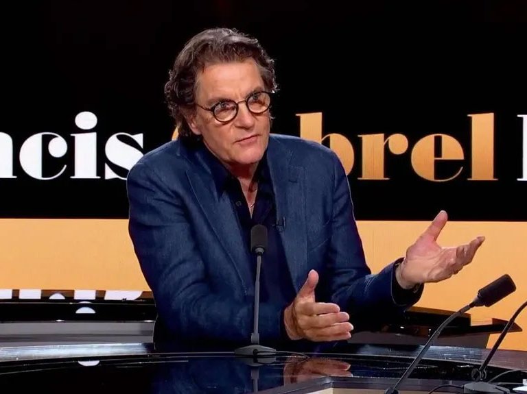 Francis Cabrel presentèt son darrièr album dimenge passat al jornal de la television France 2. Contendrà una cançon tota en occitan