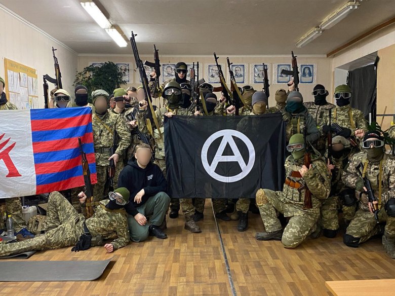 La milícia Black Headquarter en 2014 en Donbass