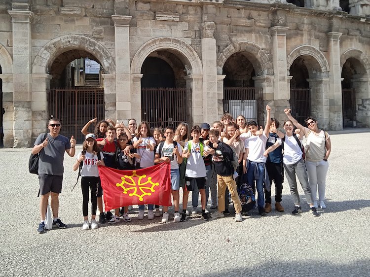   Eth dimècres 18 de mai, eths collegians que’s triguèren a Nimes. Que i visitèren eth Musèu dera Romanitat, on participèren a ua activitat sus eth tèma deths gladiators