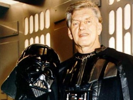 L’actor David Prowse, qu’a encarnat lo personatge mitic de la trilogia dins los ans 1970 e 1980, vendrà el meteis en Occitània, a Cucèt