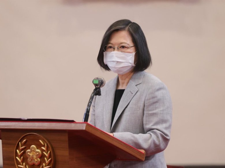 La presidenta de Taiwan, Tsai Ing Wen, recebèt diluns cinc parlamentaris dels Estats Units qu'anèron vesitar l’illa, malgrat las criticas de China e la polemica generada per la vesita de Nancy Pelosi