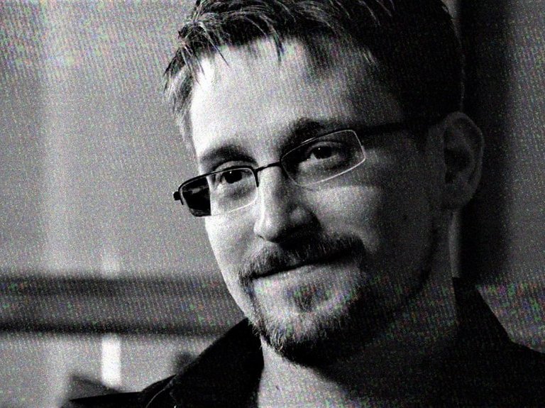 Edward Snowden, èx-analista de l’Agéncia de Seguretat Nacionala (NSA) dels Estats Units, se tròba en exili a Moscòu