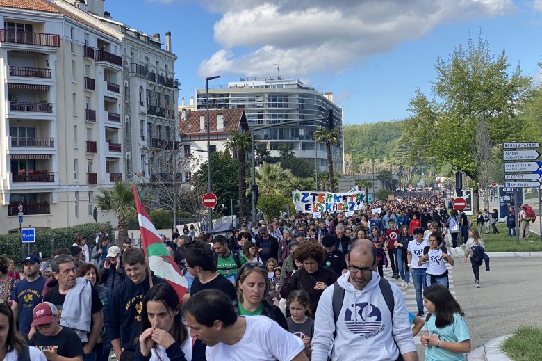 Aperaquí 3000 personas manifestèron dissabte per carrièras de Baiona en reclamant de politicas lingüisticas per la lenga basca
