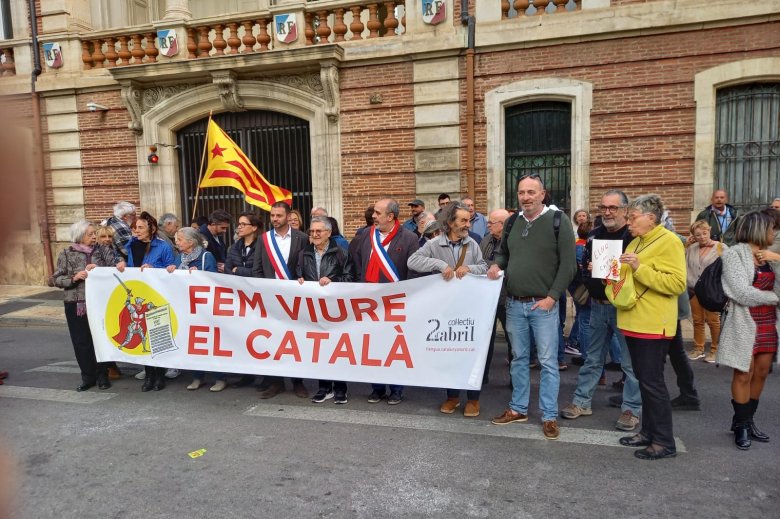 Lo Tribunal Administratiu de Montpelhièr a decidit d’enebir l’usatge del catalan dins los conselhs municipals de las comunas nòrd-catalanas d’Elna, Els Banys, Portvendres, Tarerac e Sant Andreu de Sureda