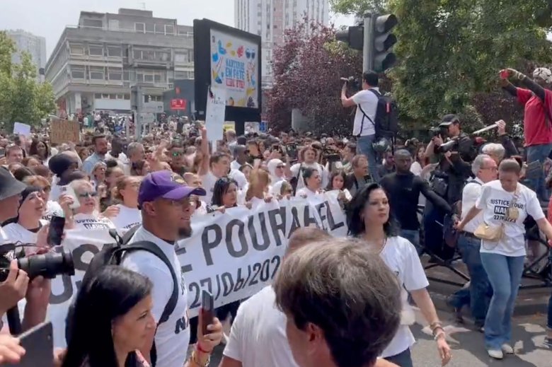 La maire de Nahel, luènh d’una crida a la calma, convoquèt una marcha de ser davant la prefectura de Nanterre e demandèt  “una revòlta” per son filh