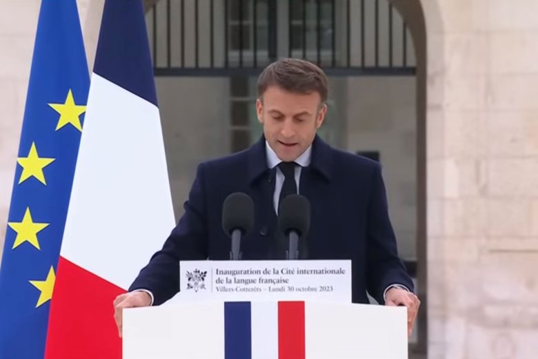 Segon Emmanuel Macron, l’estat francés compta 72 lengas regionalas, dont l’occitan, qu’es comptat divèrses còps jos diferents noms