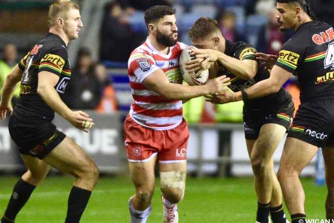 Wigan (roge e blanc) bat Penrith 16-12