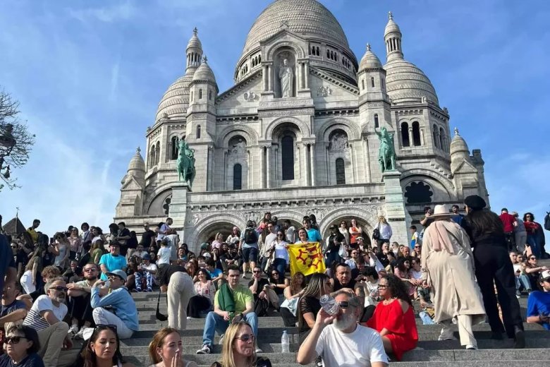 Los bearnés de París que preparan ua purmèra estapa simbolica au Parc Montsouris, mentre que la corsa principau e va començar lo 30 d’abriu a Tarba