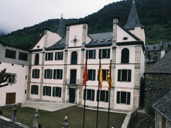 Casa deth Senhor d'Arròs, sedença deth Conselh Generau e Archiu Generau d'Aran