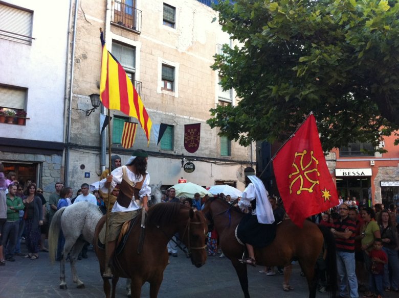 Fèsta occitanocatalana a Sant Llorenç de Morunys, vila de Catalonha poblada amb de refugiats de la crosada contra los catars