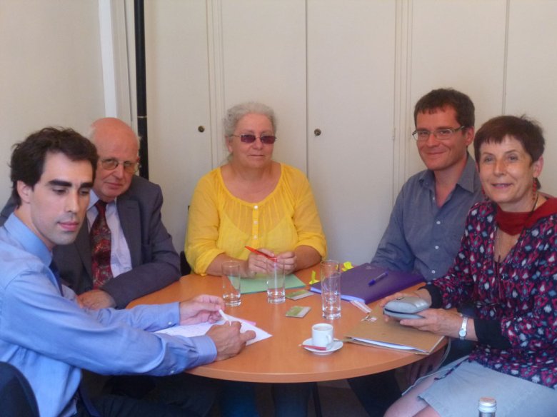 La delegacion èra pensada per recubrir l’ensems del sistèma educatiu, de la mairala al superior, amb Martina Ralu, Sandre Arnaud, Maria-Joana Verny, e Felip Martèl