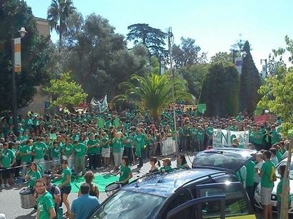 La manifestacion a la Conselhariá de l’Educacion