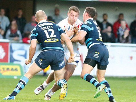 Whitehead marquèt dos ensages, mas Leeds ganhèt 38-22.