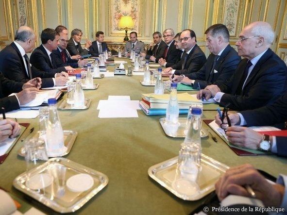 François Hollande convoquèt ièr de matin una reünion d'urgéncia del Conselh francés de la Defensa