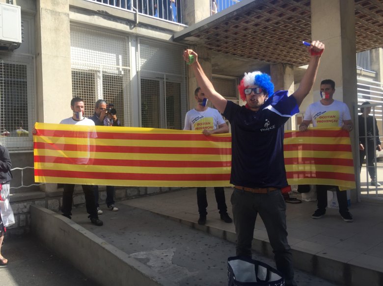 Accion per revendicar lo mantenement dels corses d’occitan. Manòsca 31 de mai de 2016