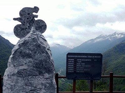 Lo 27 de mai passat s’inaugurèt al pòrt de Portilhon (Aran) un monument amb los noms dels sèt ciclistas espanhòls qu’an ganhat lo Torn de França