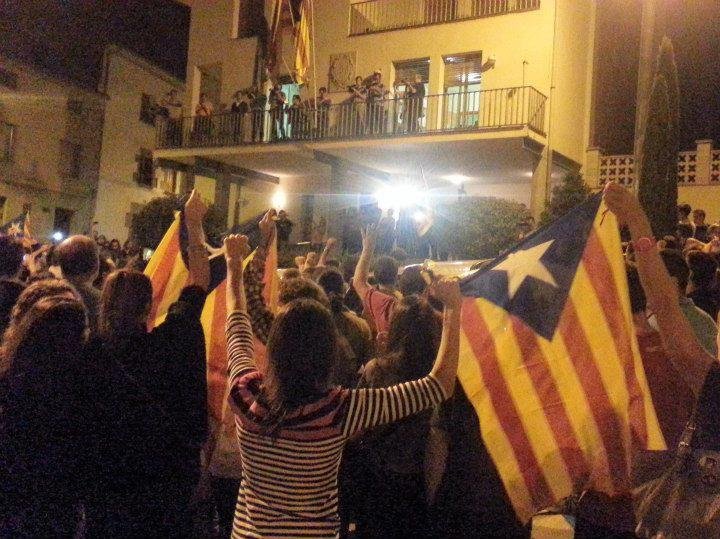 Ambient sus la plaça de l'ostal de la vila