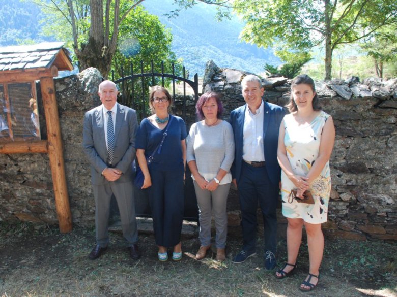 L’acte comptèt amb la preséncia del sindic d’Aran, Carlos Barrera, la consolessa màger de Bausen, Veronica Fontan, la conselhièra de Torisme e Desvolopament economic d’Aran, Anna Díaz, e dels conselhièrs Francés Boya e Maria Vergés