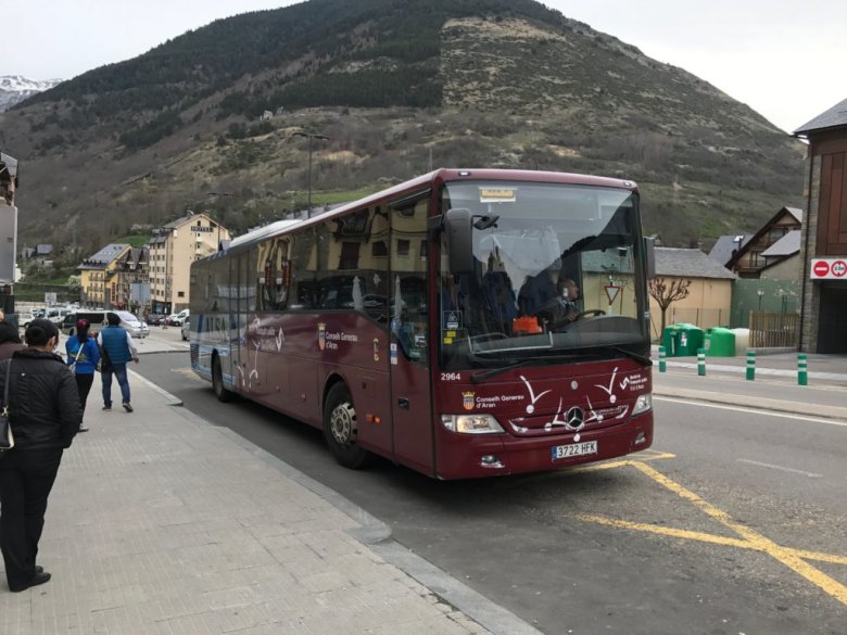 Las doas administracions an signat un acòrdi que compta sus la participacion de doas entrepresas d’autobuses de linha que son ALSA, del costat aranés, e EPTR del costat comengés