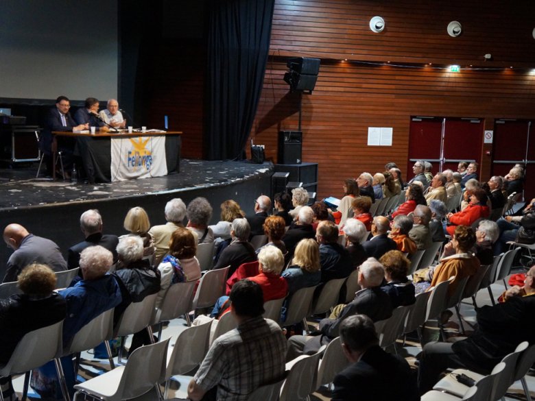 Jèp de Montoya (president de la seccion aranesa de l’IEA-AALO), Maurici Romieu, President dera Escòlo Gastoun Febus e Sergi Javaloyès, secretàri dera Escòlo Gastoun Febus