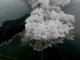 Tragèdia en Indonesia: l'Anak Krakatau es reduch a la mitat