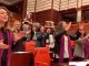 Turquia: de deputadas cantan “Un violaire sus ton camin” al parlament contra lo ministre de l’Interior