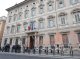 D’activistas ecologistas an lançat de pintura ròsa sus la faciada del Senat italian