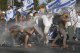 Israèl: fòrta tension après que lo Parlament a limitat lo poder dels jutges