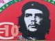 De bilhets amb la cara del Che Guevara, Hugo Chávez e Karl Marx pels refugiats